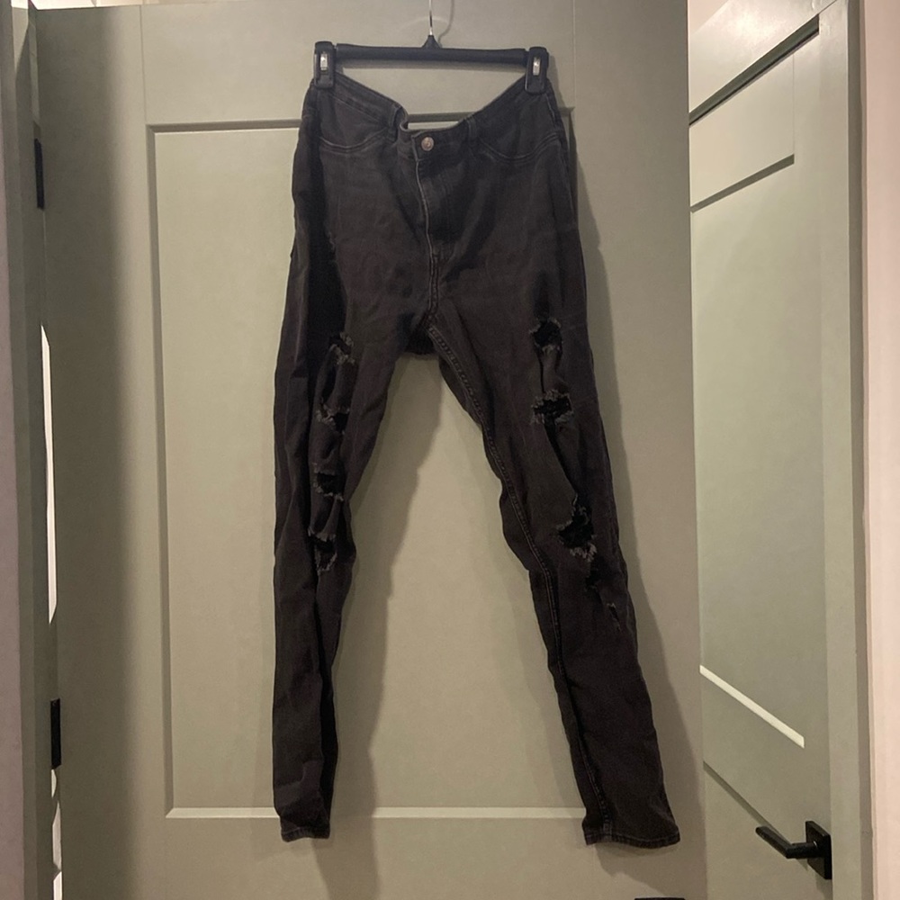 Black Distressed Jeans